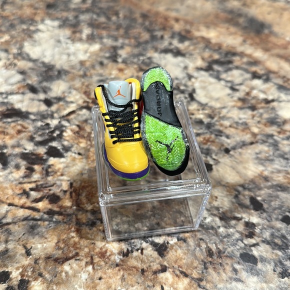 🏀 Pair of 3D PVC Jordan Minisneakers 🏀 - Picture 3 of 5